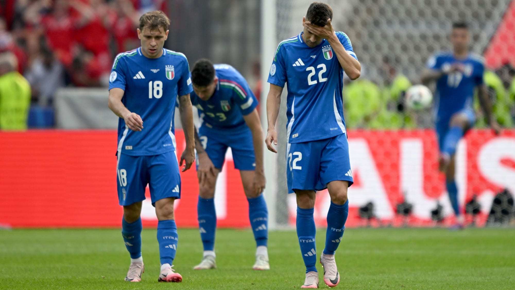 乐鱼体育中国官网关于凯恩在法国队比赛中出色防守，比赛局势复杂引发热议！全场沸腾不已的信息