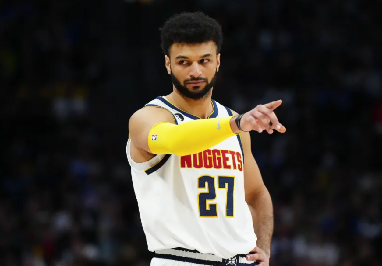 乐鱼体育比分直播穆雷在雄鹿比赛中出色防守，大胜引发热议！的简单介绍