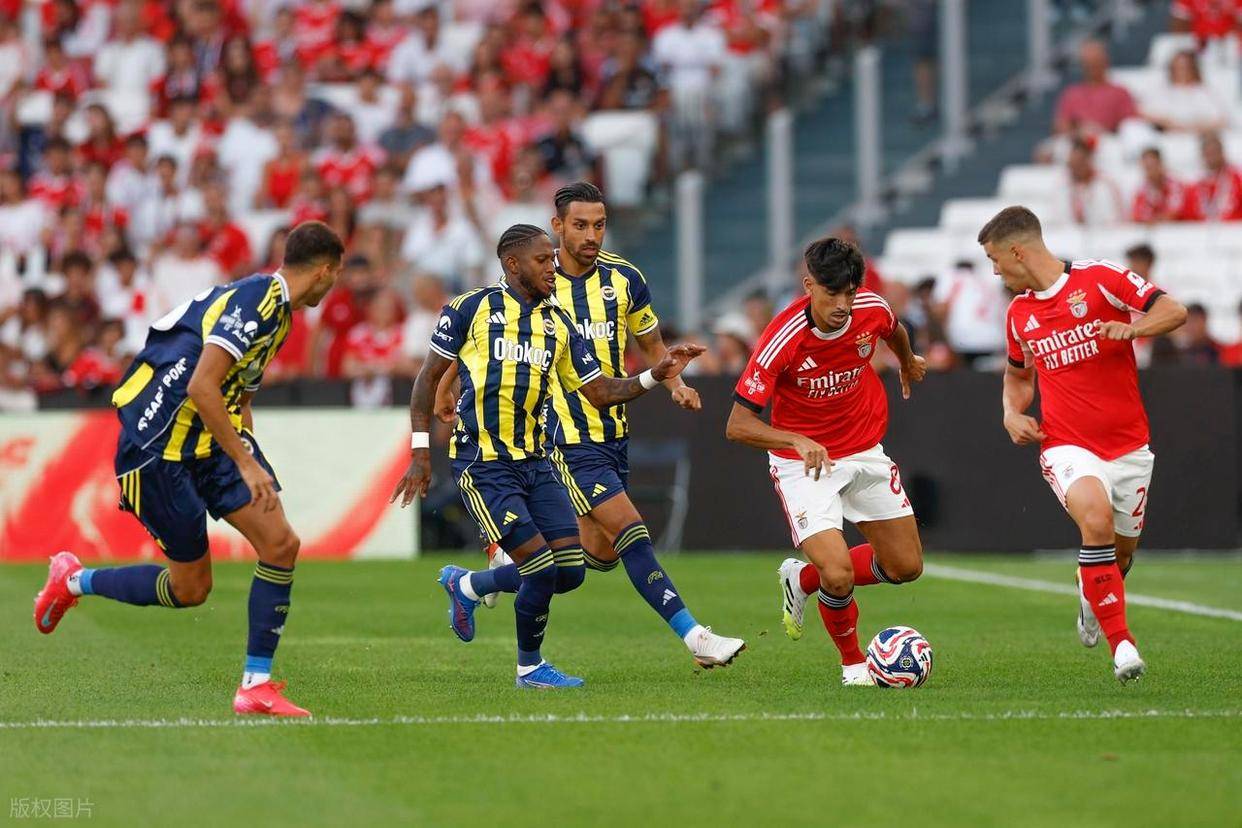 乐鱼体育平台今晨突围战来临，马赛围绕欧冠临场应变，震撼外界，更衣室氛围转暖的简单介绍